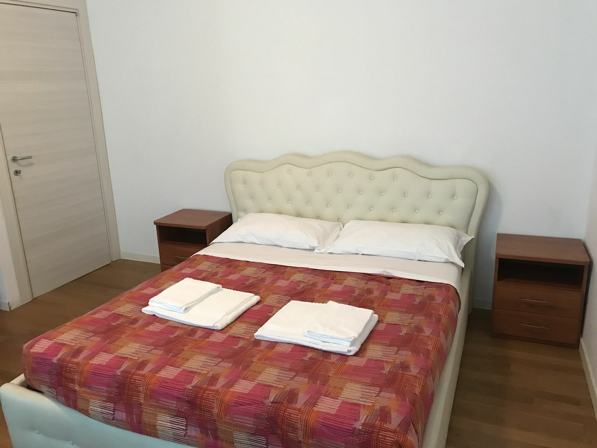 Red Line Apartments Milano Ngoại thất bức ảnh