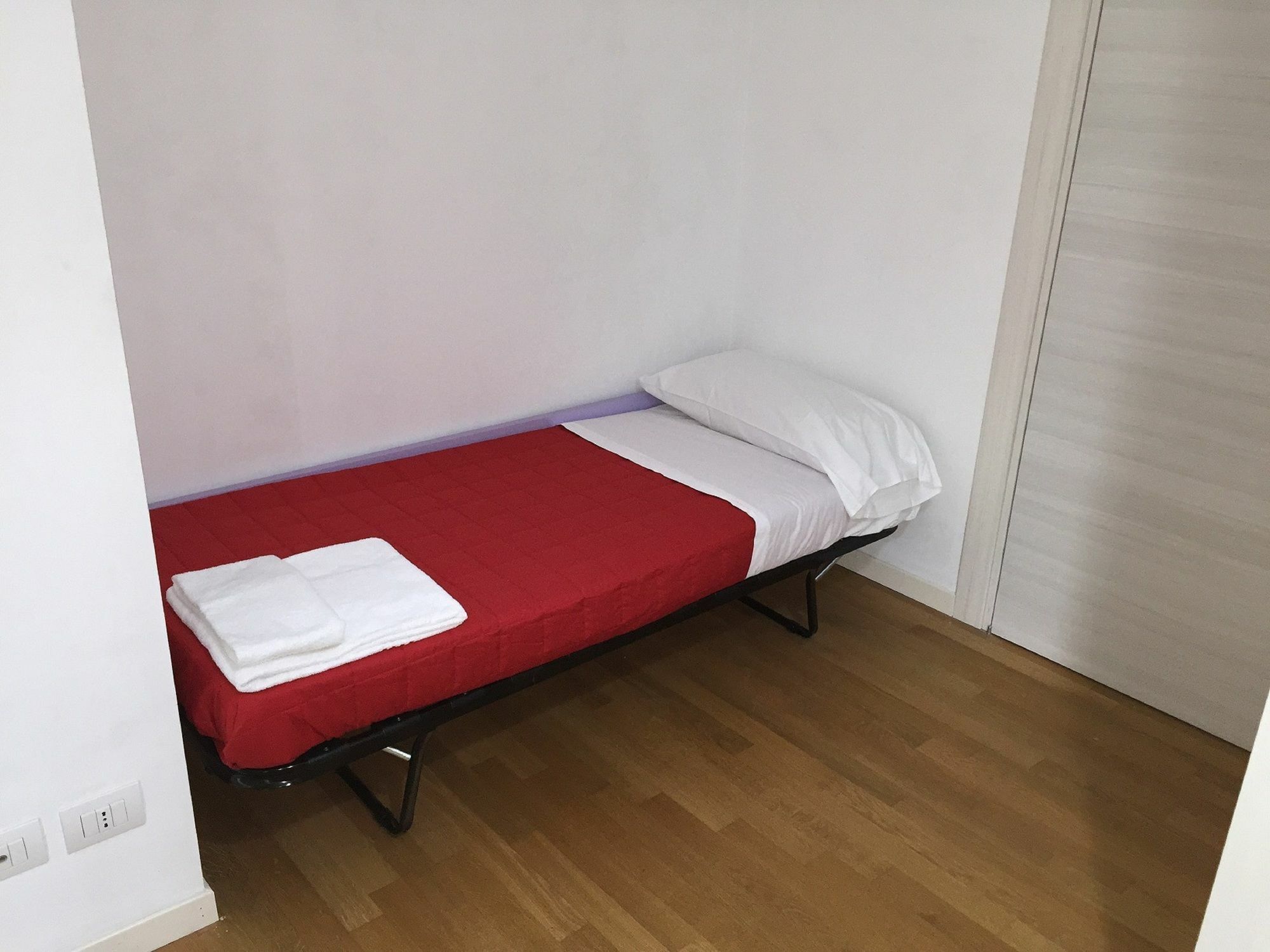 Red Line Apartments Milano Ngoại thất bức ảnh