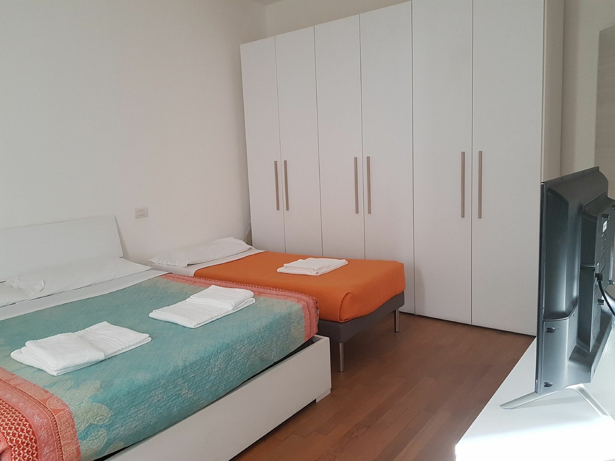 Red Line Apartments Milano Ngoại thất bức ảnh