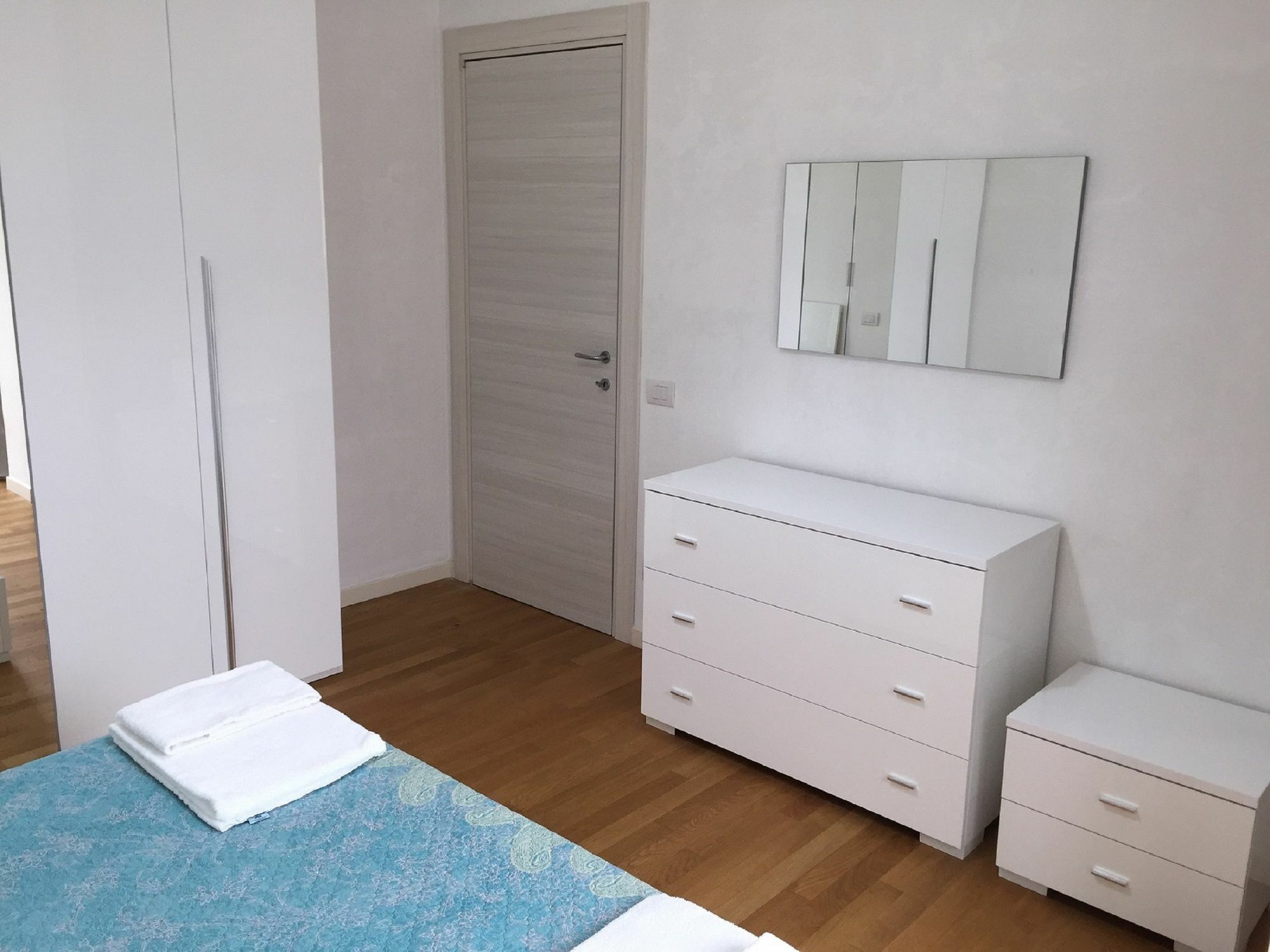 Red Line Apartments Milano Ngoại thất bức ảnh