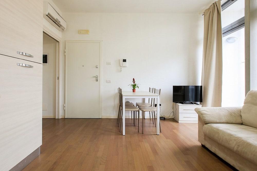 Red Line Apartments Milano Ngoại thất bức ảnh