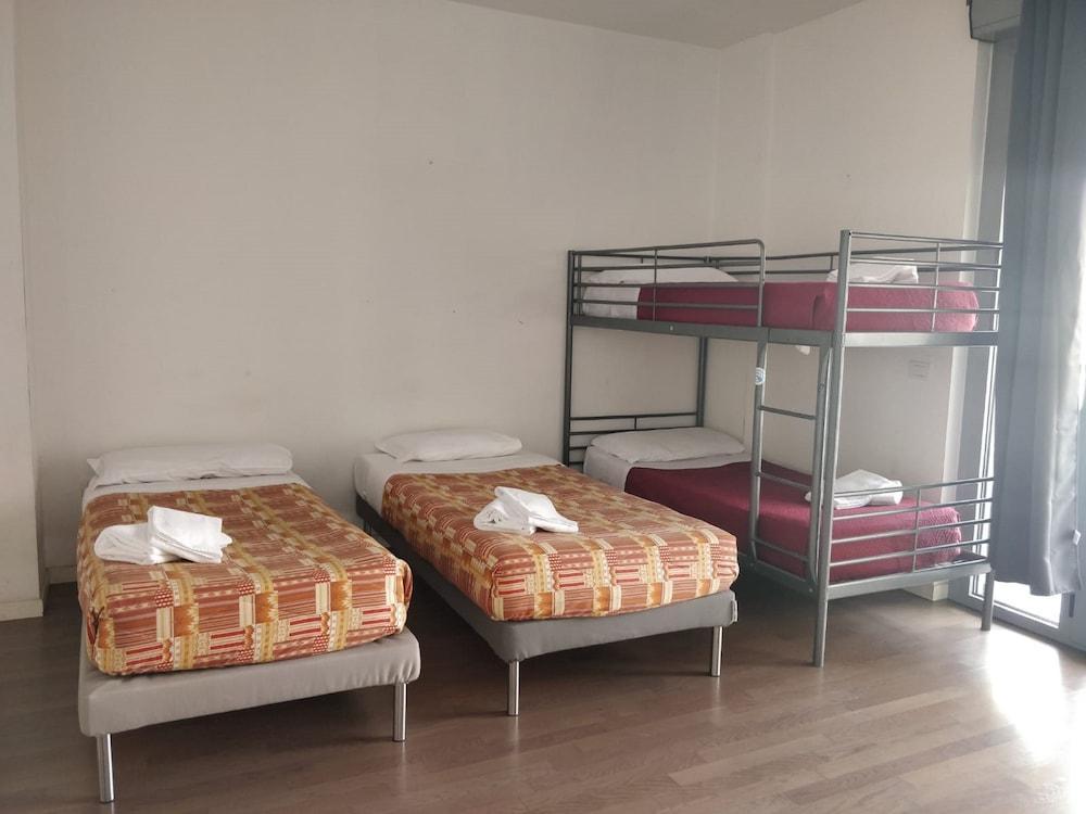 Red Line Apartments Milano Ngoại thất bức ảnh